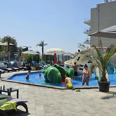 Promenada Pool & In Prima Linie La Mare 1 Minute Pana La Plaja