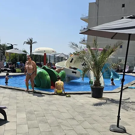 アパート Promenada Pool & In Prima Linie La Mare 1 Minute Pana La Plaja ナボダリ